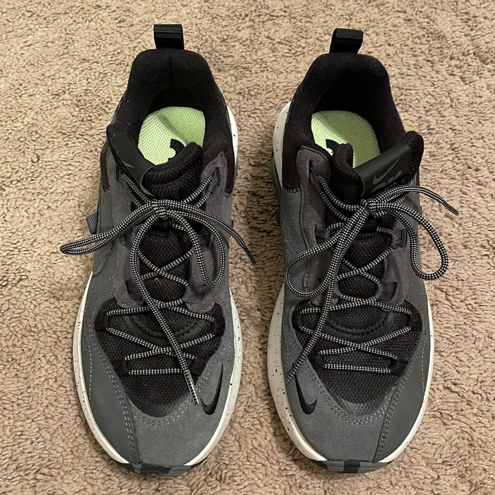 Woman’s Nike Air Running Shoes